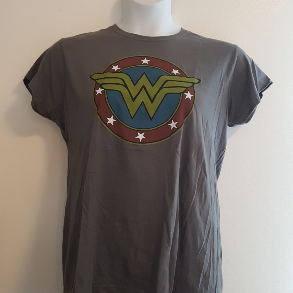 Brand new Wonder Woman Tee 2x DC Comics